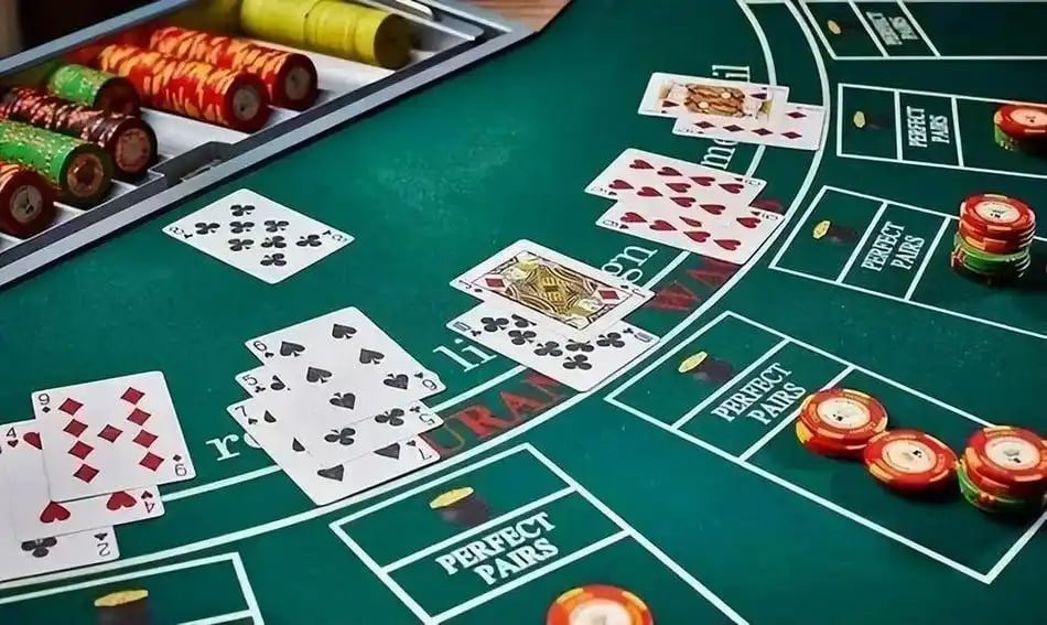 Dragon Tiger payout table and side bet options on paristogel slot